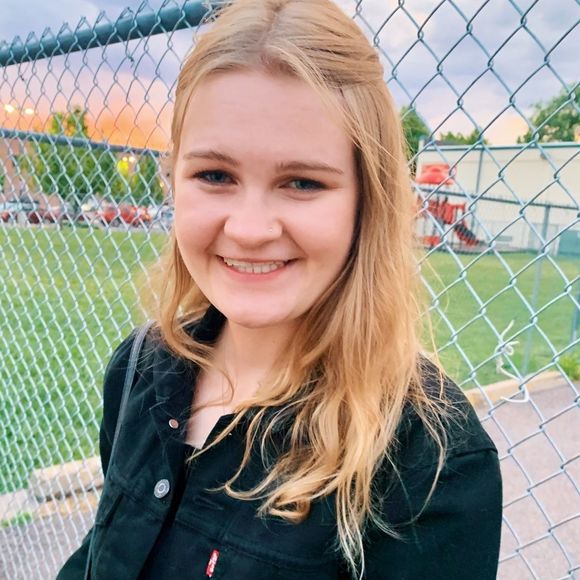 Meet your Posher, Isabella - Picture 1 of 1